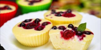 Кулінари поділились покроковим рецептом міні-чізкейків з ягодами
