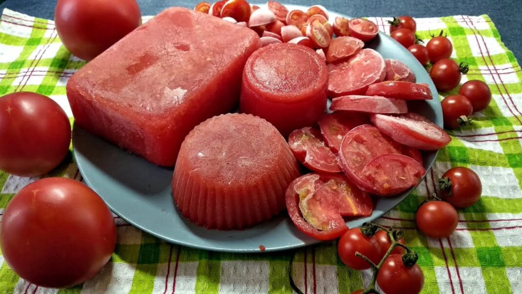 Кулінар розповів, як заморожувати томати, щоб вони не втратили сік