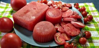 Кулінар розповів, як заморожувати томати, щоб вони не втратили сік