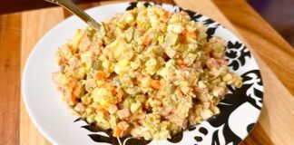 Кухар розповів, як приготувати салат Олів'є літній варіант