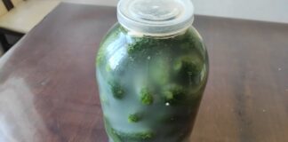 Кухар розповів, навіщо замість оцту класти у консервацію борошно