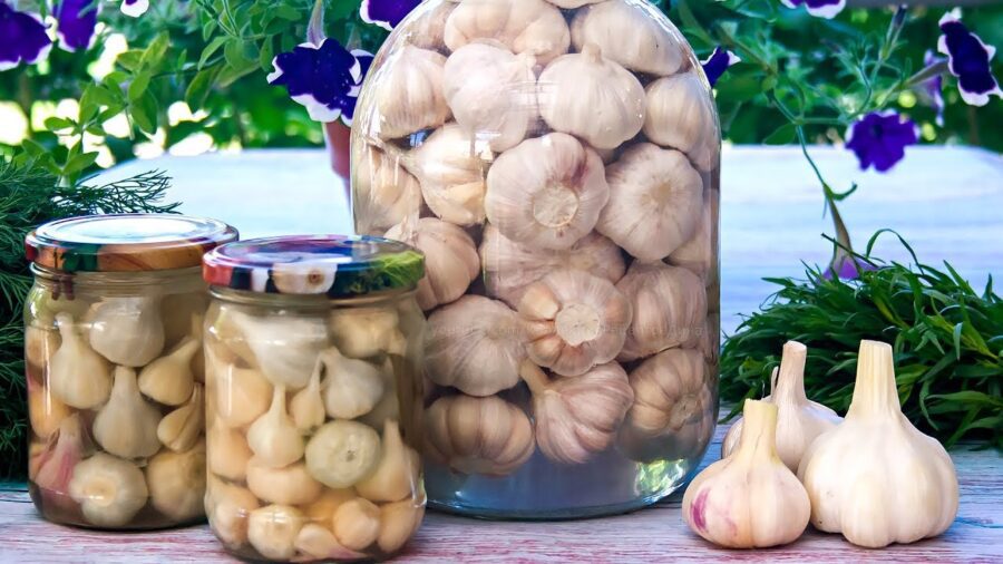 Кухар розповів, як правильно замаринувати часник
