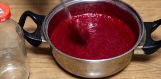 Кулінар розповів, як приготувати альтернативний кетчуп з вишні 