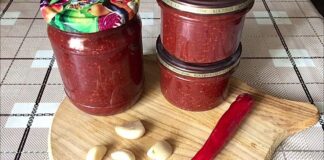 Кухар розповів, як з аґрусу приготувати смачний соус до мʼяса