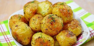 Ділюсь з вами рецептом молодої картопельки в соусі з грецького йогурту