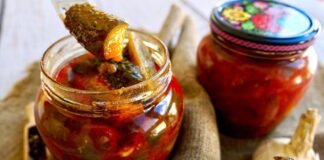 Готую смачну закуску на зиму: огірки з кетчупом "Чилі"