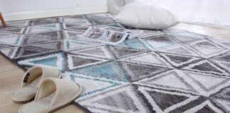 Кілька вправних рухів – і килимки знову сяють чистотою