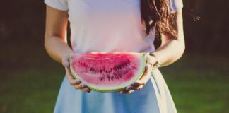 Кулінар розповів, з чим категорично не можна їсти кавун та диню