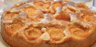 Господині поділились рецептом абрикосового пирога 