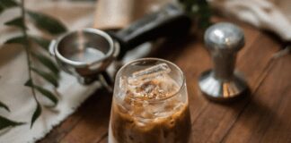 Рецепт літньої освіжаючої кави з льодом