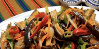 Рецепт маринованих баклажанів з перцем