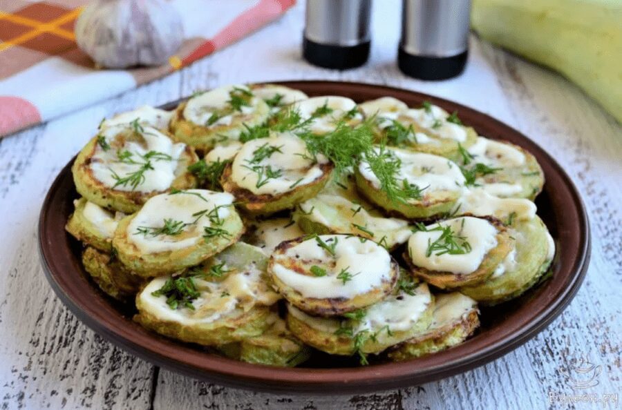 Кулінарні експерти розповіли, як приготувати смачні смажені кабачки в домашніх умовах