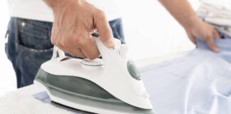 Господині розповіли, як очистити праску всередині за 15 хвилин