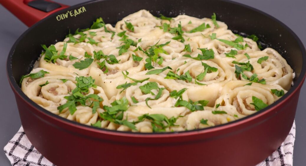 Ніколи не купую у магазині пельмені, навіть якщо дуже хочеться: мене завжди виручає цей “трояндовий” рецепт 