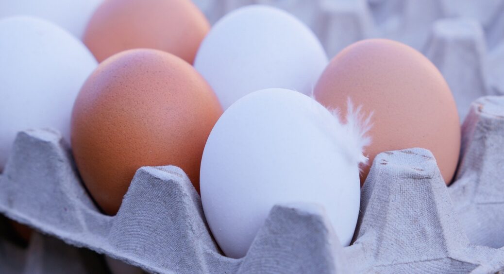 Більше не купую яйця категорії С0: продавчиня з ринку розкрила секрет, який я не змогла пропустити повз вуха 