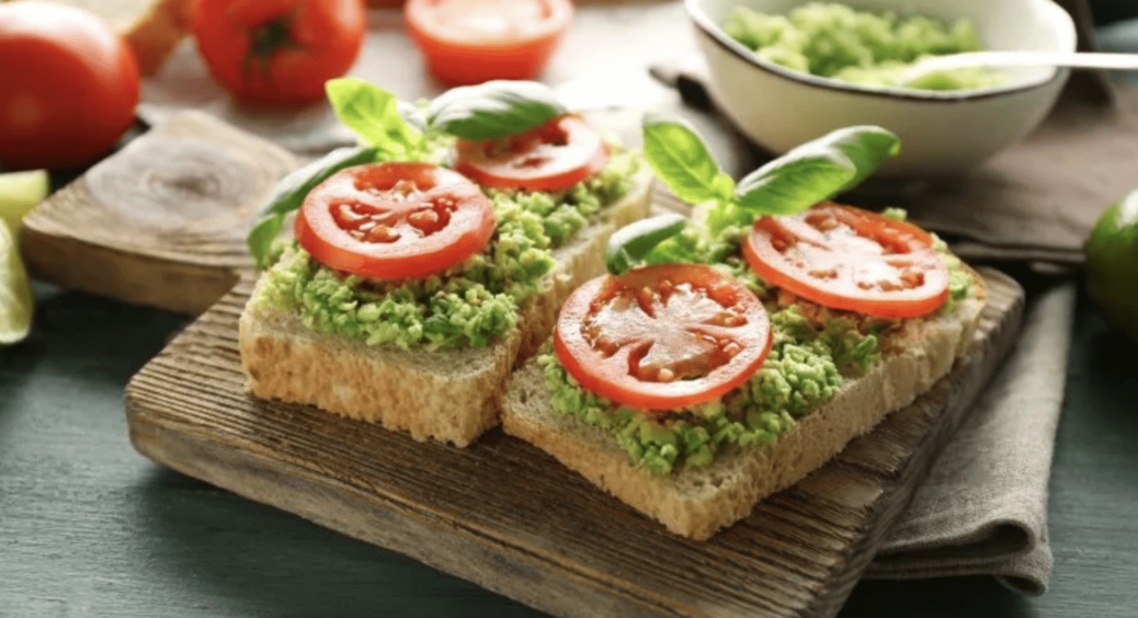 Справжні смаки Італії вже на вашій кухні та святковому столі: рецепт вишуканої, але простої намазки на хліб 