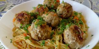 Кулінари поділилися рецептом макаронів із фрикадельками на сковорідці