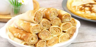 Кулінари поділилися рецептом млинців з начинкою з яблук і кориці