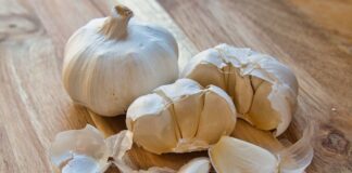 Досвідчені агрономи поділилися секретами правильного зберігання часник