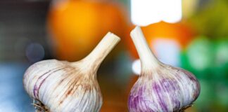 Як зберігати часник у квартирі довго