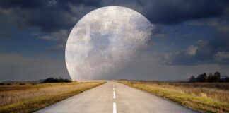 Експерти розповіли, коли зійде Урожайний Супермісяць і як це вплине на людей