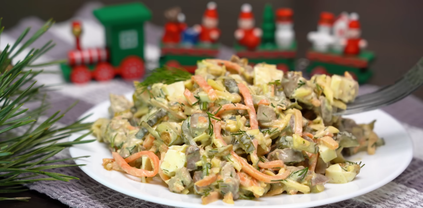 Кулінари розповіли, як приготувати салат "Лисичка"