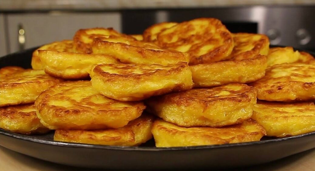 Ті самі гарбузові оладки, як у бабусі в селі: неймовірно смачні, м’які та пишні – 3 головні секрети 