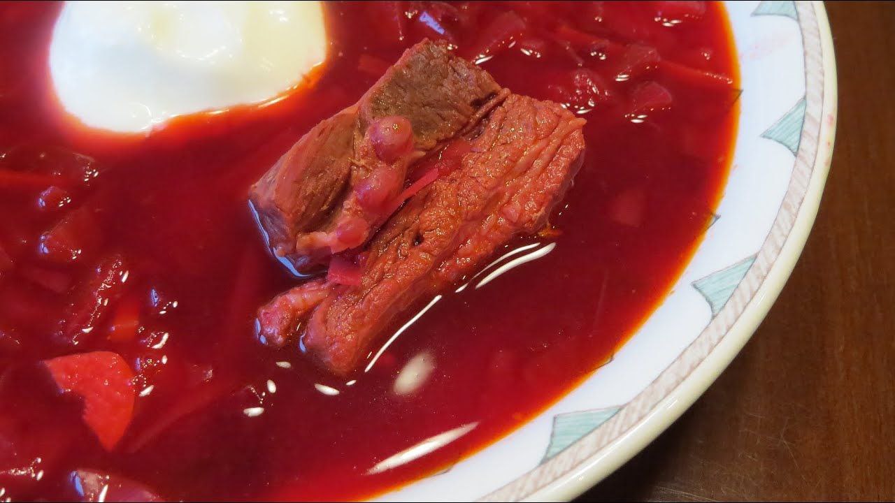 Кулінари розповіли, на чому краще варити бульйон для борщу