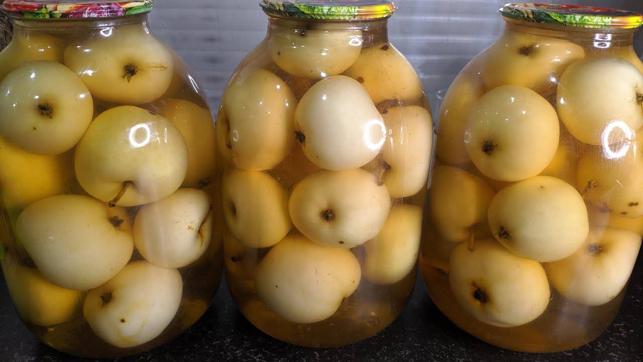 Кулінари розповіли, як приготувати цілі домашні яблука в сиропі без стерилізації
