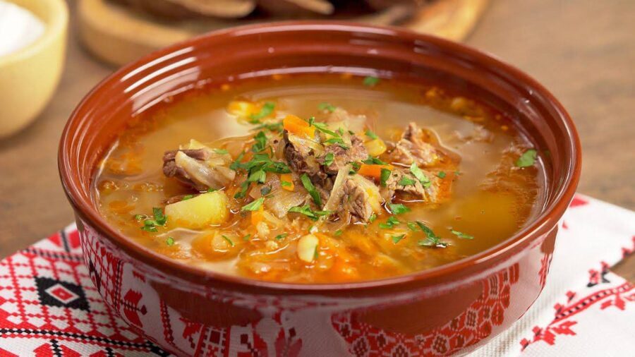 Кулінари поділилися хитрощами, які допоможуть приготувати ідеальний щі