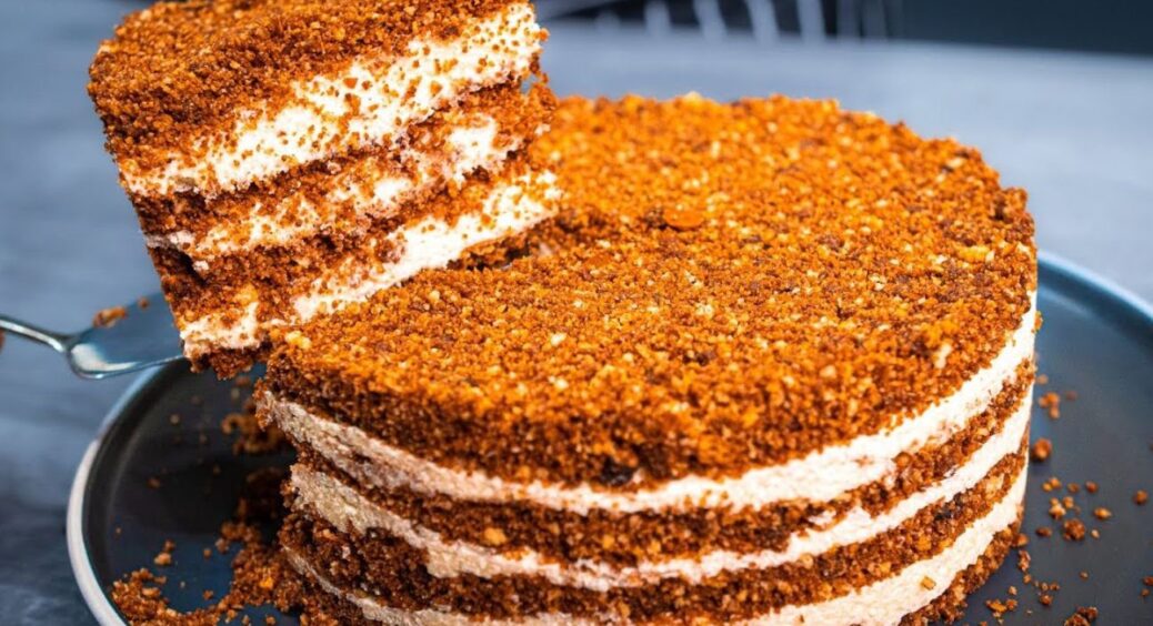 Будь-який десерт із цим кремом стане в 5 разів смачнішим: готую з вершкового масла та манки. Смакота! 