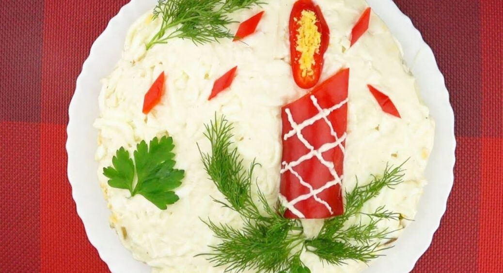 Ошатний салат “Новорічна свічка”: готується з 6 інгредієнтів – а виглядає на “всі мільйони світу”. Рецепт 