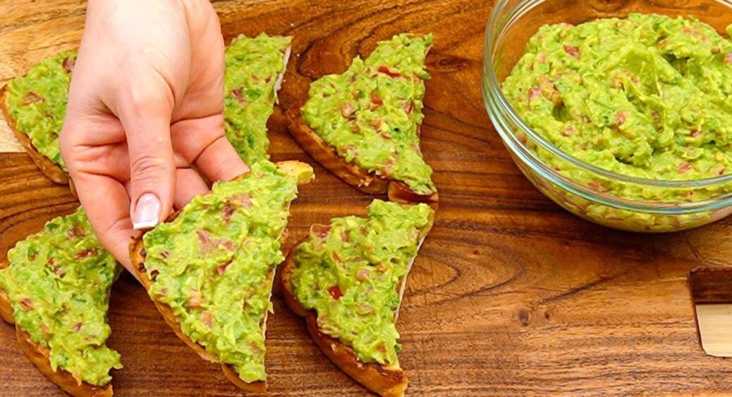 Незвичайна намазка до Нового року 2025 “Зміїна радість”: на святковому столі замінила ікру та Олів’є! 