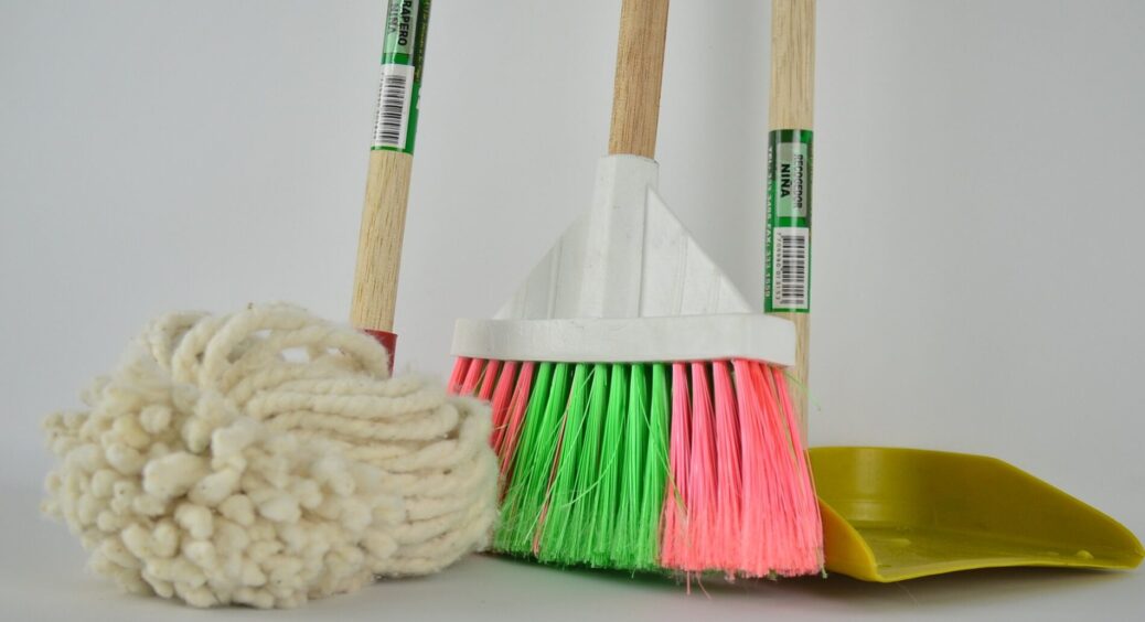 7 деталей, які “кричать” про безлад у домі, навіть якщо ви щойно прибрали: свекруха постійно в це “тиче” 