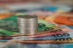 Астрологи назвали знаки Зодіаку, яким вже цього вівторка пощастить отримати багато грошей 