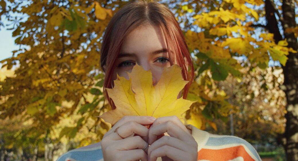 Що робити з опалим листям? Нічого не спалюємо! 6 корисних способів, яким мене навчила мудра бабуся 