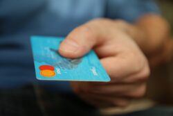 Астрологи назвали знаки Зодіаку, яким дуже пощастить із грошима у цьому листопаді 2024 року 