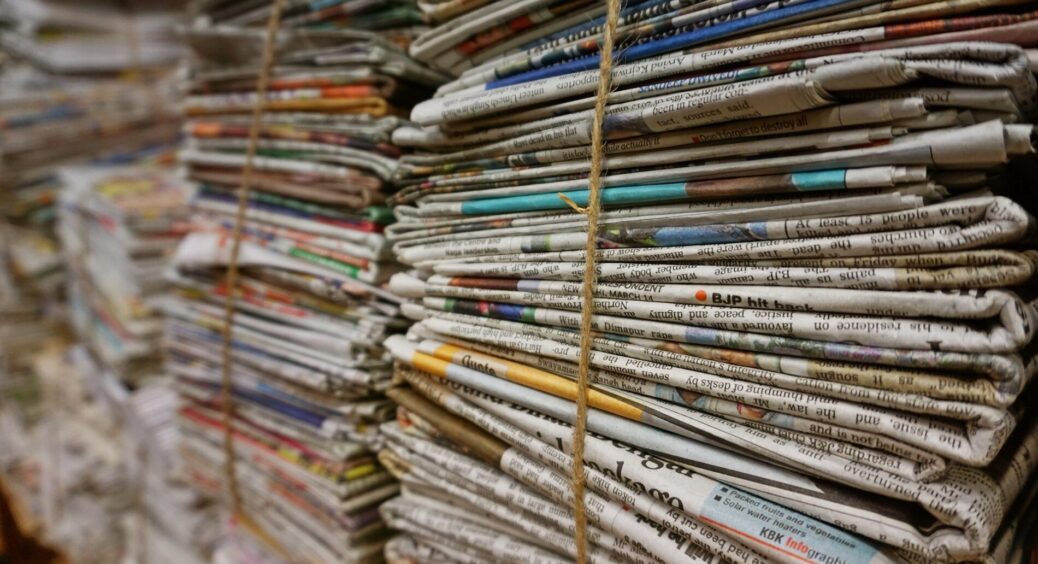 Старі газети і кросворди бережу як зіницю ока – використовую макулатуру взимку тільки так: 4 трюки для тепла 