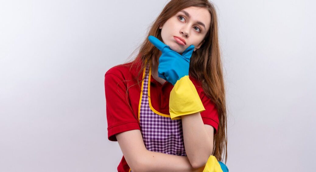 Прибираю лише в ці дні місяця: мудра господиня розповіла секрет, як привабити достаток простою шваброю 