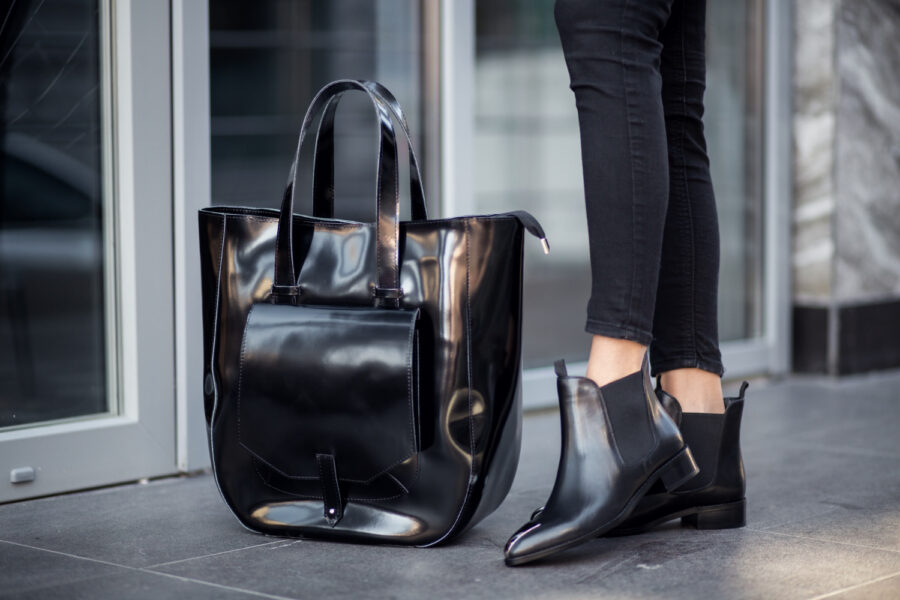 Експерти розповіли, куди поставити сумочку у кавʼярні чи ресторані 