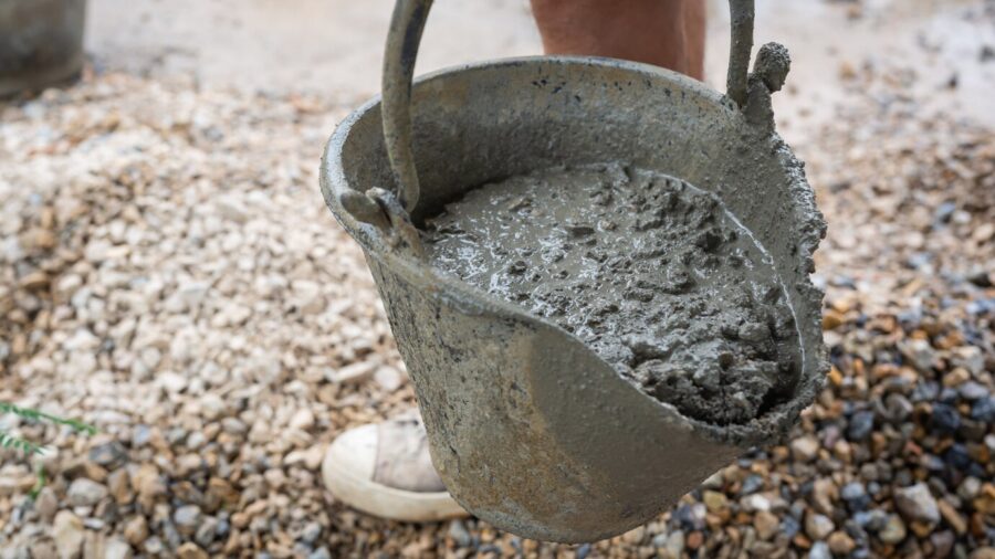 Будівельники пояснили, через який компонент тріскається бетон