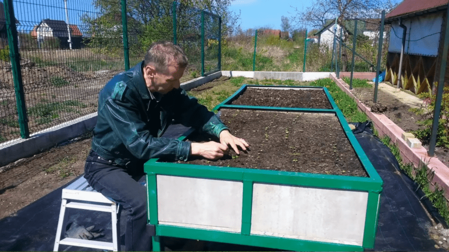 Експерти розповіли, як самостійно зробити "вічні грядки" на городі