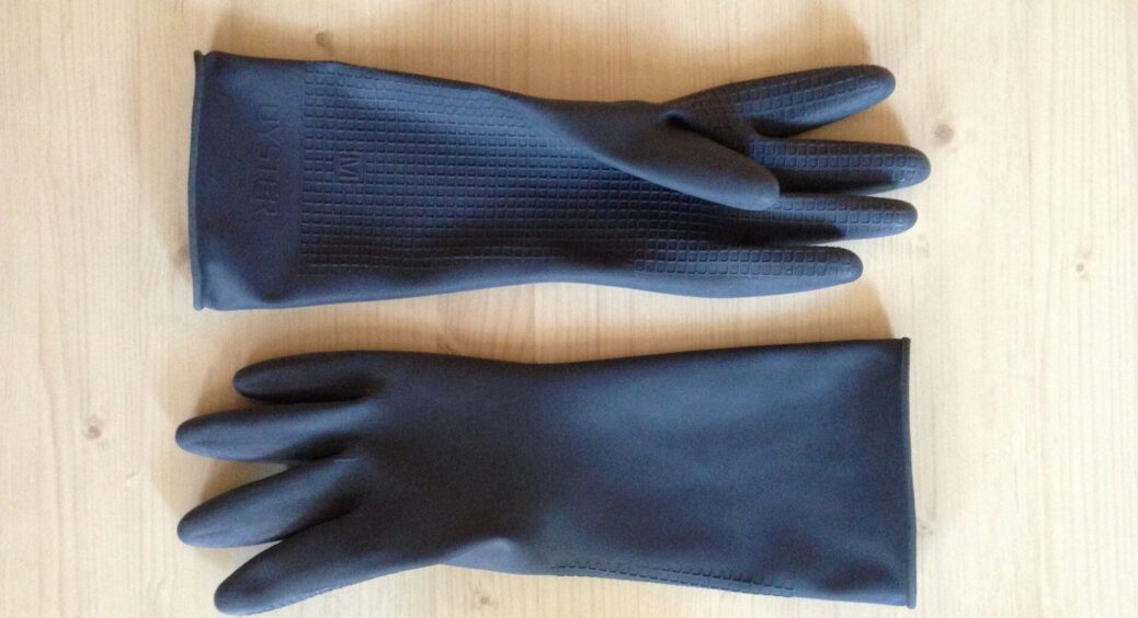 Змішала 3 ст. ложки та 2 склянки води, “покаламутила” – і все: розумні господині роблять так кожен 2-й день 