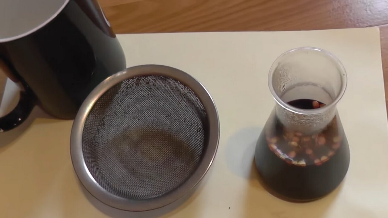 Фермери розповіли, навіщо взимку поливати город окропом