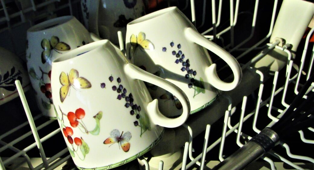 Думала, що купила “дурну” посудомийку, бо чистота НЕ ідеальна: а “дурнушка” — це я. 1 інгредієнт, і все сяє 