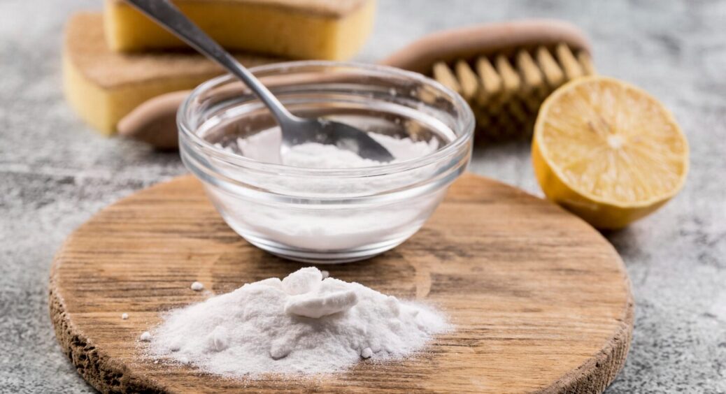 Справжнє біле золото для господарства: 5 способів використання соди для городу, кімнатних рослин, і побуту 