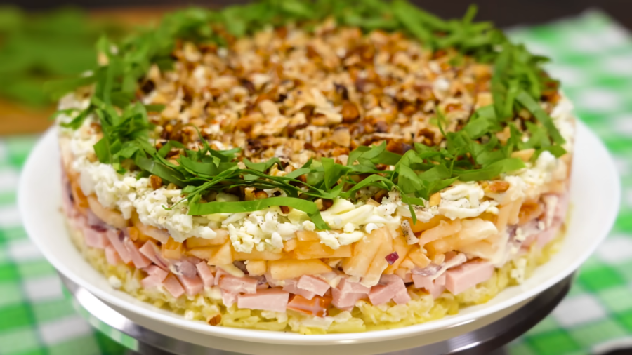 Кулінари розповіли, як приготувати смачний салат з шинкою