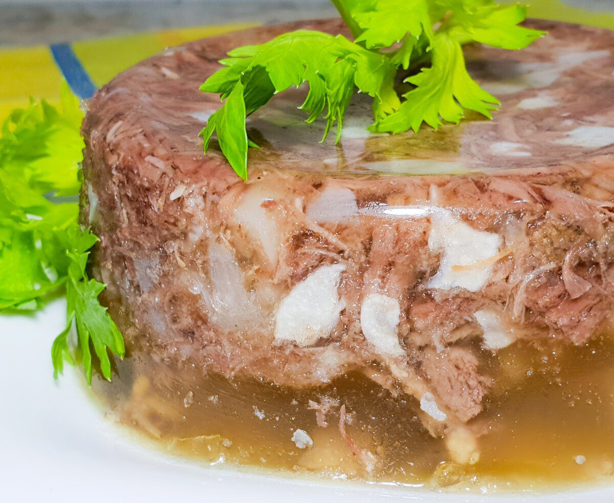 Господині розповіли, на якій частині мʼяса краще варити холодець