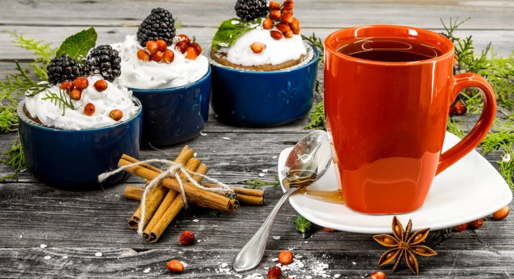 3 смачні десерти у мікрохвильовій печі всього лише за 5 хвилин – знадобиться зовсім небагато інгредієнтів 