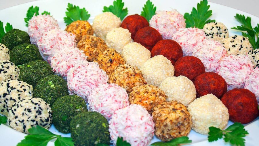 Кулінари поділилися рецептом смачних сирних кульок із часником